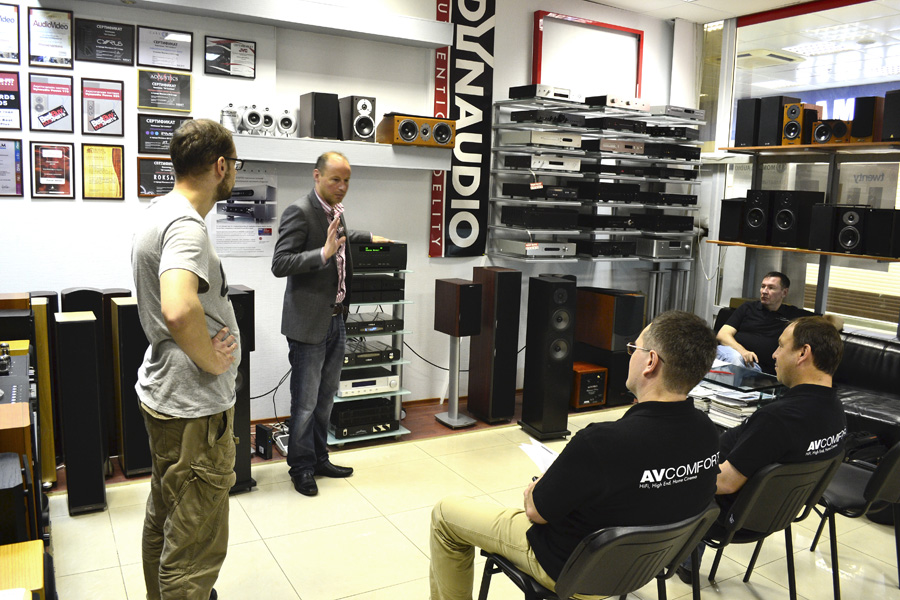 AV ресивер ARCAM AVR750 AV ресивер ARCAM AVR750