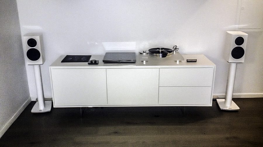 Система Devialet 120, Atohm GT1, Transrotor Rossini Система Devialet 120, Atohm GT1, Transrotor Rossini