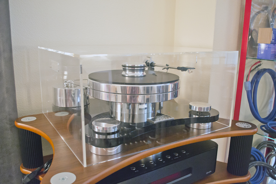 Экспозиция AVComfort на выставке Hi-Fi & High End SHOW 2013 Экспозиция AVComfort на выставке Hi-Fi & High End SHOW 2013