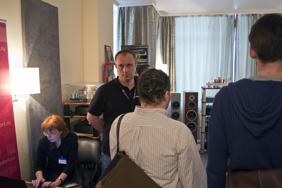 Экспозиция AVComfort на выставке Hi-Fi & High End SHOW 2013 Экспозиция AVComfort на выставке Hi-Fi & High End SHOW 2013