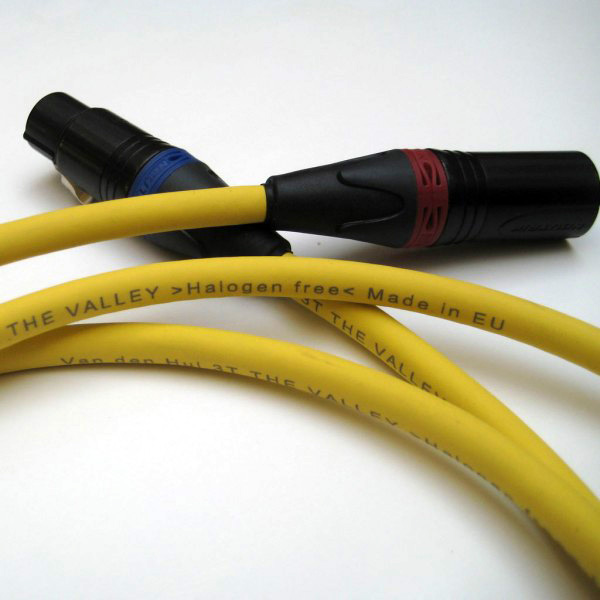 Van Den Hul 3T The Valley XLR 1,2 м Van Den Hul 3T The Valley XLR 1,2 м