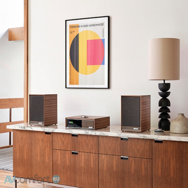 Ruark Audio Sabre-R Bookshelf Speakers Walnut Ruark Audio Sabre-R Bookshelf Speakers Walnut