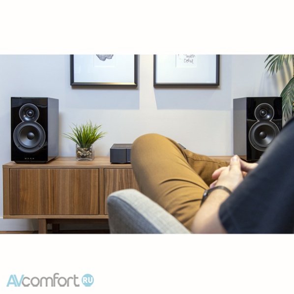 Moon by Simaudio Voice 22 White Gloss Moon by Simaudio Voice 22 White Gloss