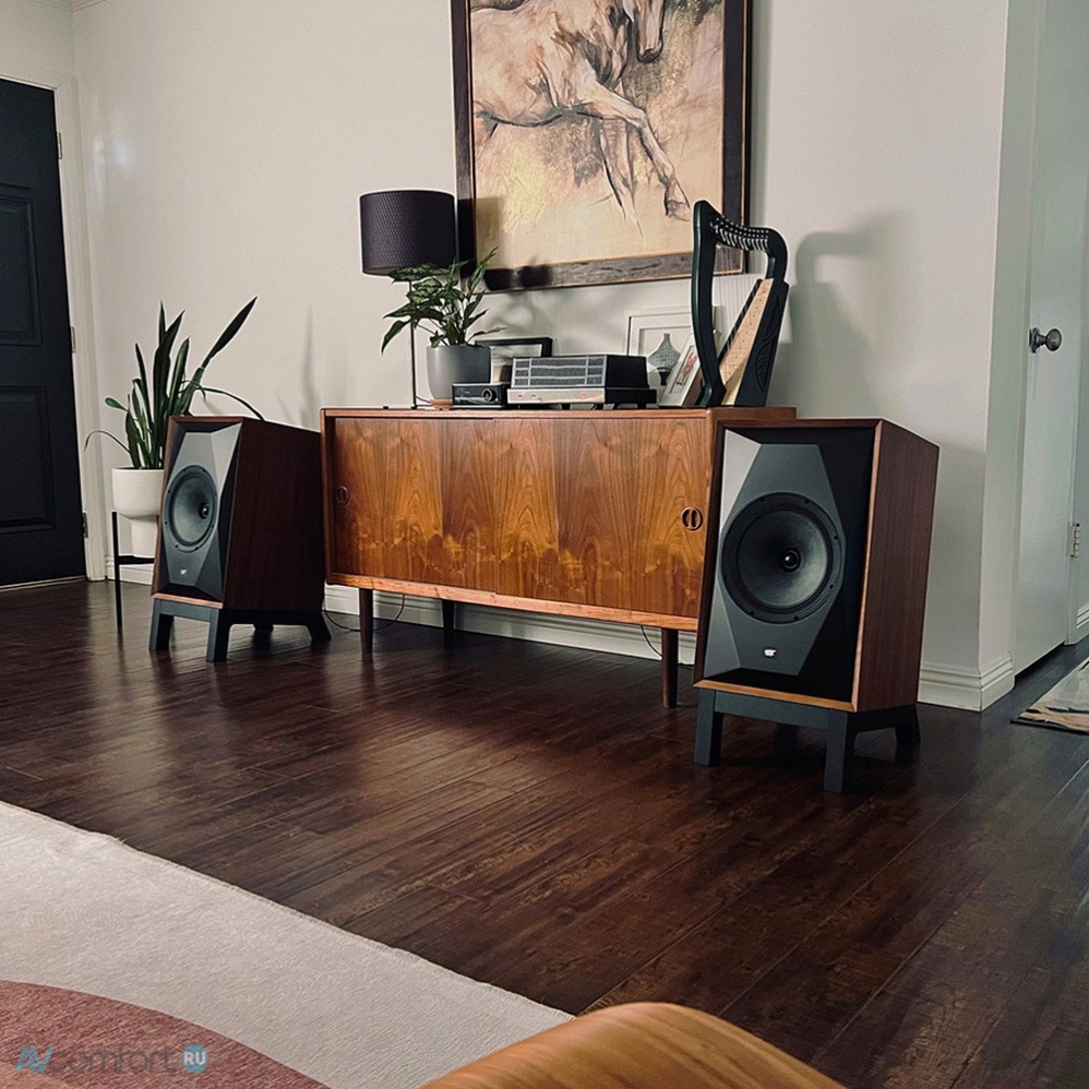 MoFi Electronics SourcePoint 10 Master Edition Walnut MoFi Electronics SourcePoint 10 Master Edition Walnut