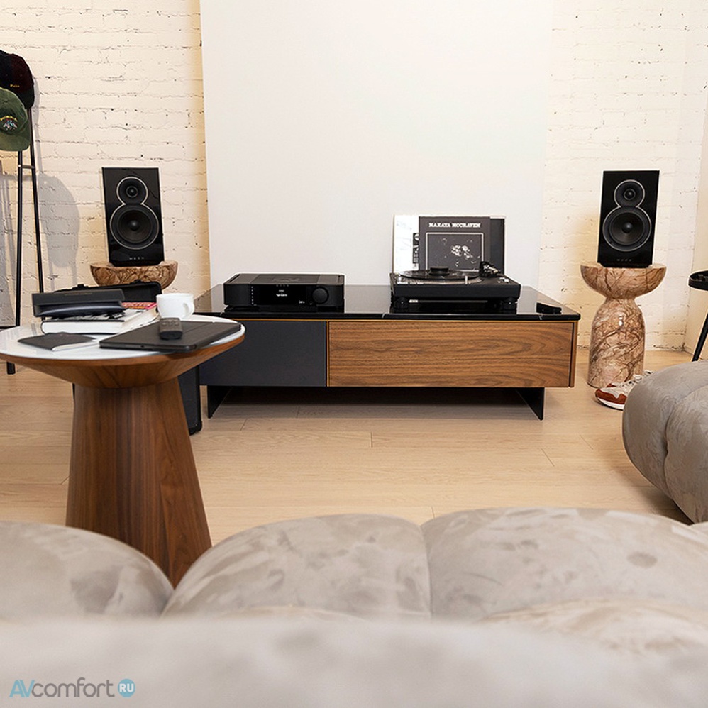 Moon by Simaudio Compass 341 Black Moon by Simaudio Compass 341 Black