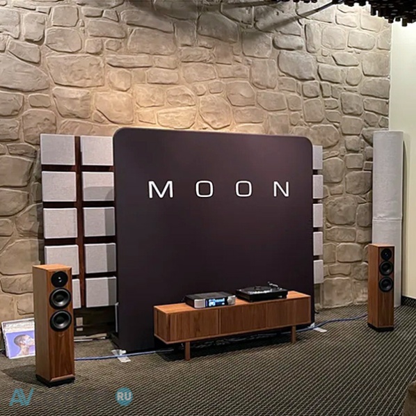 Moon by Simaudio Compass 371 Black Moon by Simaudio Compass 371 Black