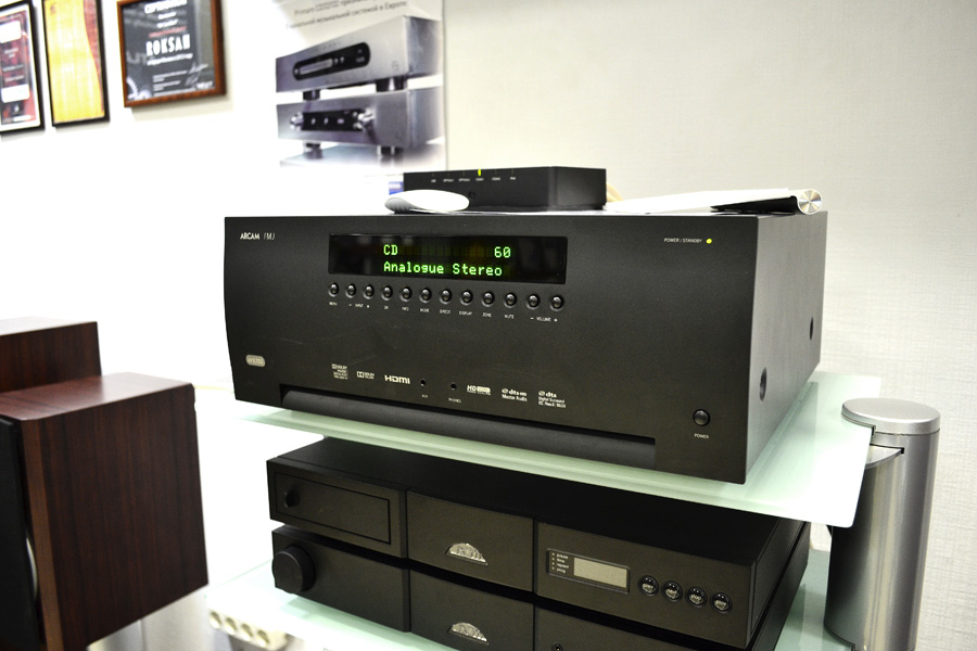 AV ресивер ARCAM AVR750