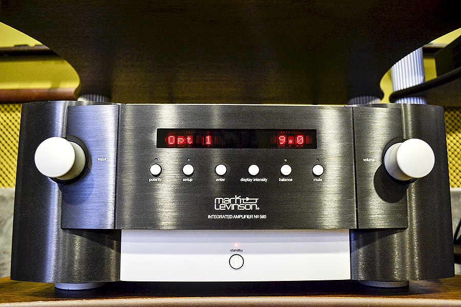 Усилители MARK LEVINSON и акустика JBL SYNTHESIS в AVComfort Центр