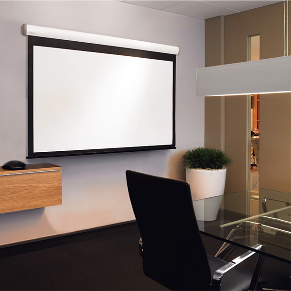 Прекционные экраны в AVComfort