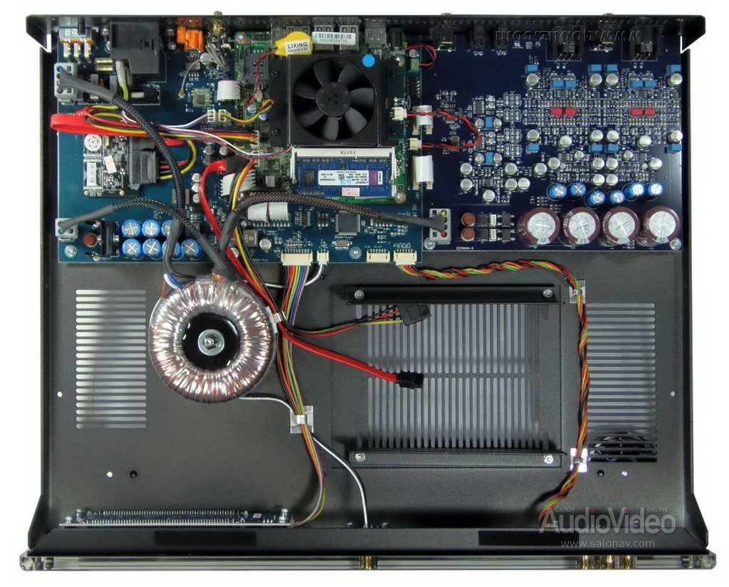 Electrocompaniet_ECM_1_MK_II_-_EMC_1_MKV_Inside.jpg