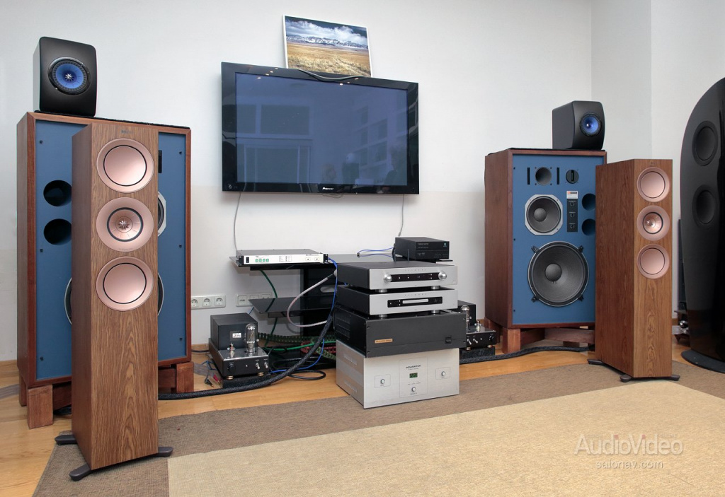 KEF_R7_01.jpg