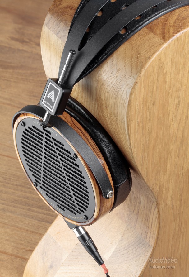 Audeze_LCD-3_08.jpg