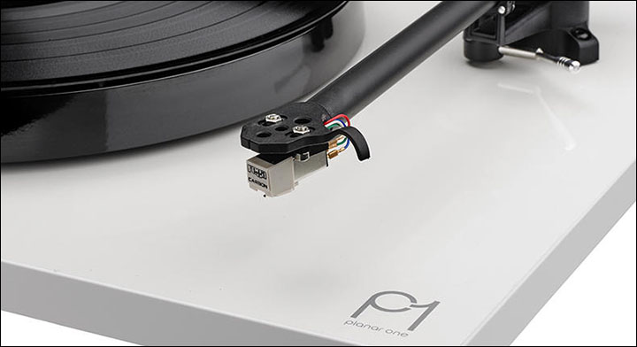 rega_planar_1_2.jpg