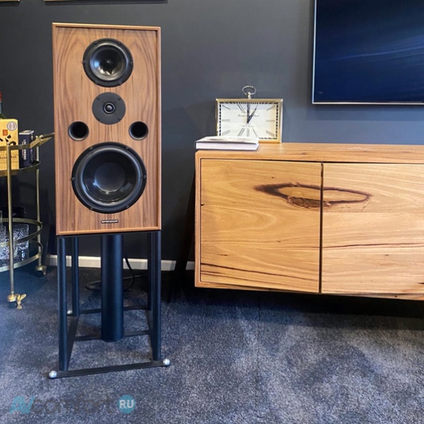 Spendor Classic 1/2 Natural Walnut Spendor Classic 1/2 Natural Walnut