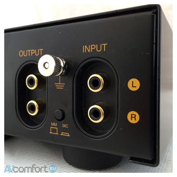 E.A.R./Yoshino Phonobox Signature MM/MC Black E.A.R./Yoshino Phonobox Signature MM/MC Black