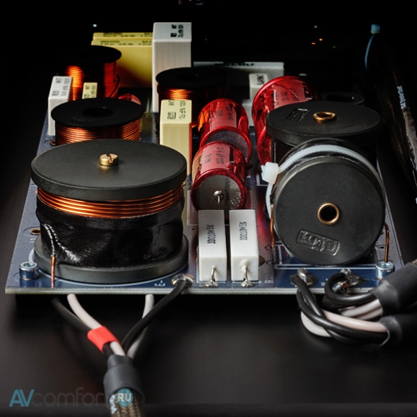 T+A Talis S 330 Silver T+A Talis S 330 Silver